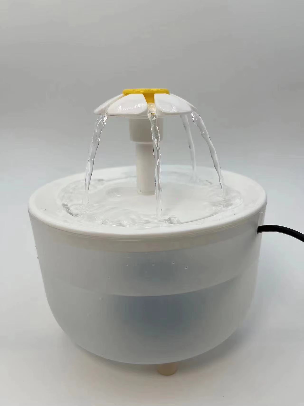 Cordless Smart Water Fountain for Cats & Dogs, premium usb rechargeable